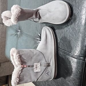 Girls airwalk winter boots grey with fur lining size 4 NEW WITH TAGS